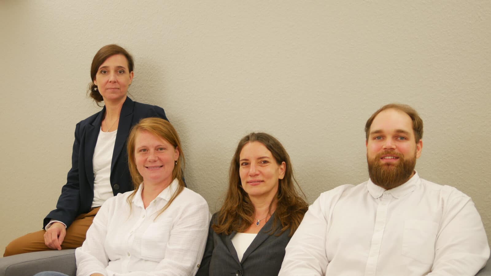Von links nach rechts: Dr. biol. hom. M Psych Sc Sabine Schallmayer, Karolin Ebi M.A., Dr. phil. Dipl.-Psych. Isabella Helmreich. Richard Schumann M.Sc.